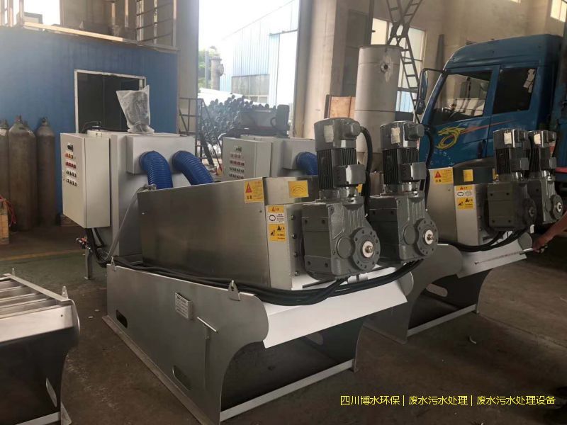 阿壩州環(huán)保污水處理機(jī)器